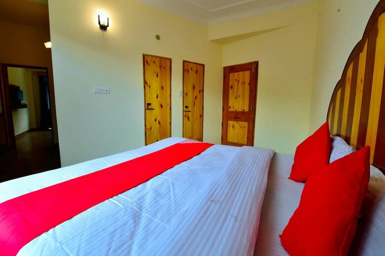 Hotel Oyo 30367 Rr Villa