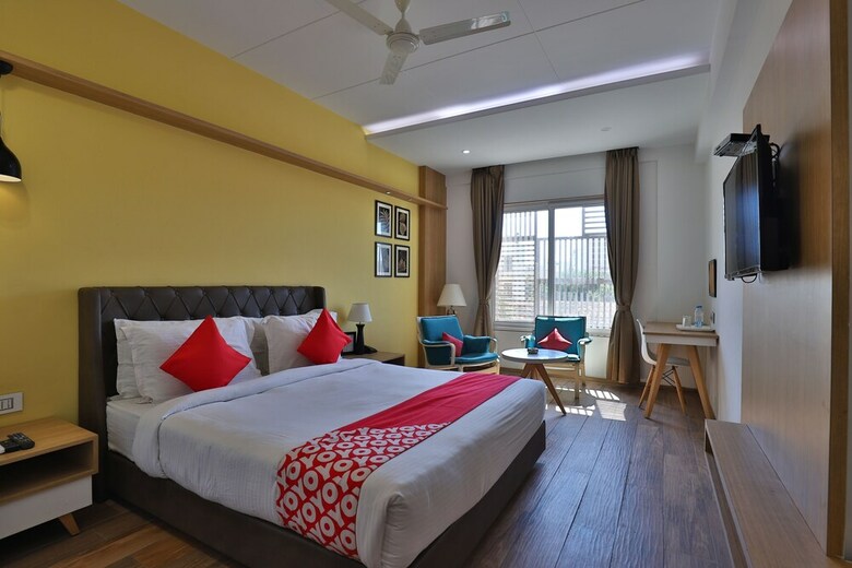 Oyo 29305 Hotel Sanskruti Inn