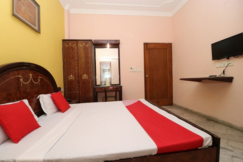 Hotel Oyo 35965 Kishore Castle