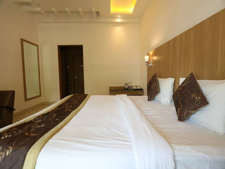 Oyo 28682 Hotel Devika