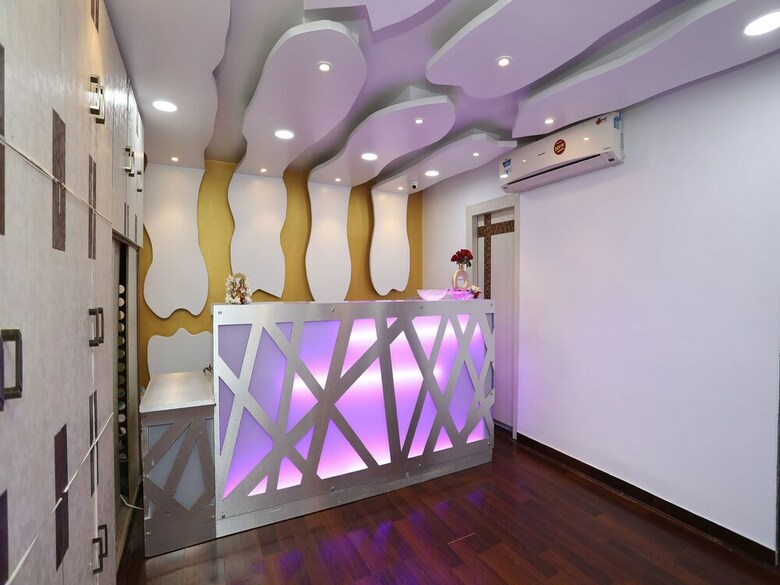 Hotel Oyo 11422 Green Edge Regency