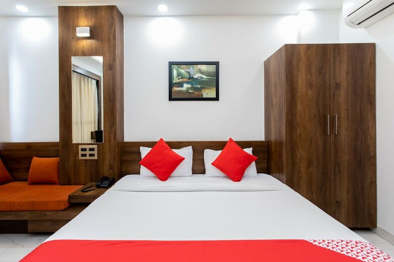 Oyo 27658 Hotel New Mohit Regency