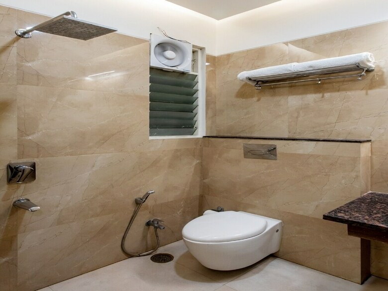 Oyo 27658 Hotel New Mohit Regency