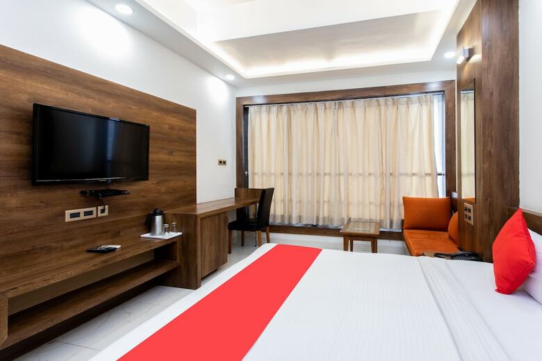 Oyo 27658 Hotel New Mohit Regency