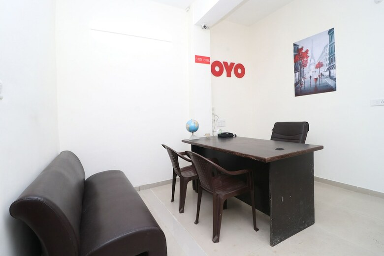 Hotel Oyo 30886 Ra Vista