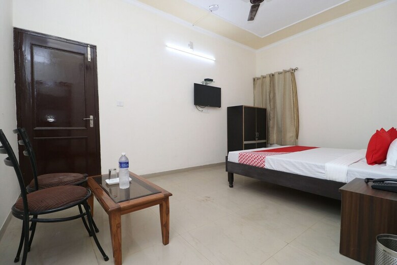Hotel Oyo 30886 Ra Vista