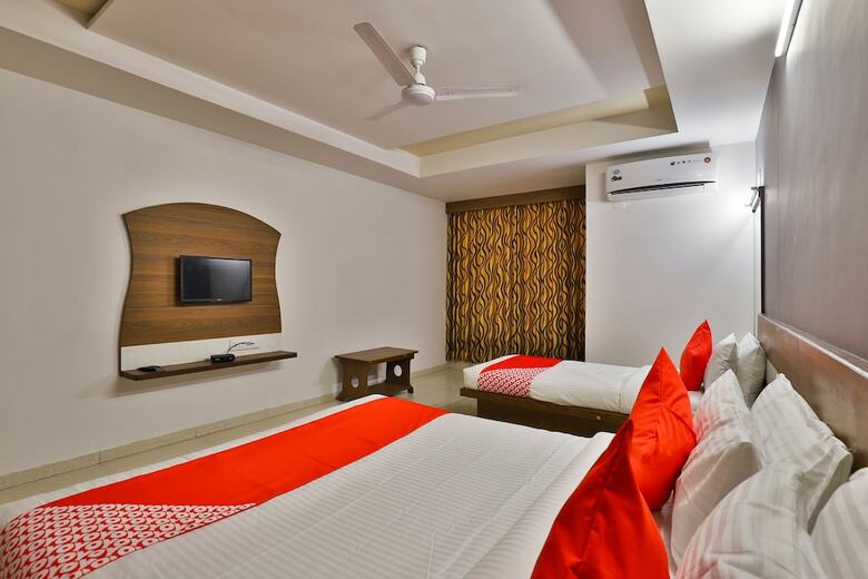 Oyo 2557 Hotel Tirupati