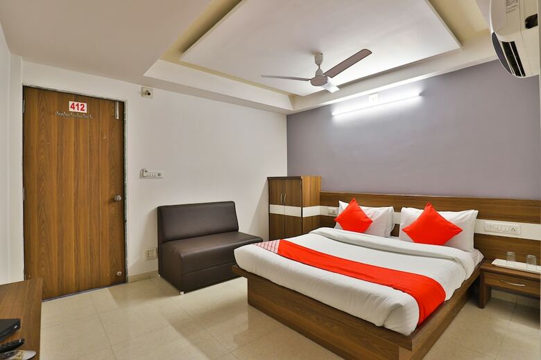 Oyo 2557 Hotel Tirupati