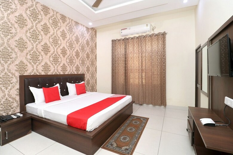 Hotel Oyo 31026 Samrat Regency