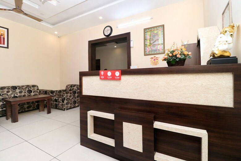 Hotel Oyo 31026 Samrat Regency