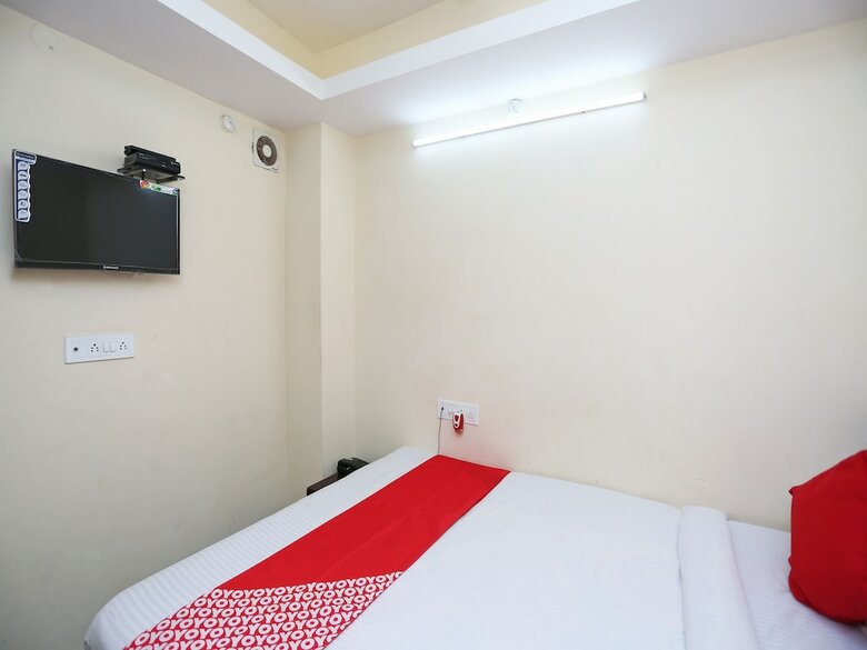 Oyo 24970 Hotel Galaxy Inn