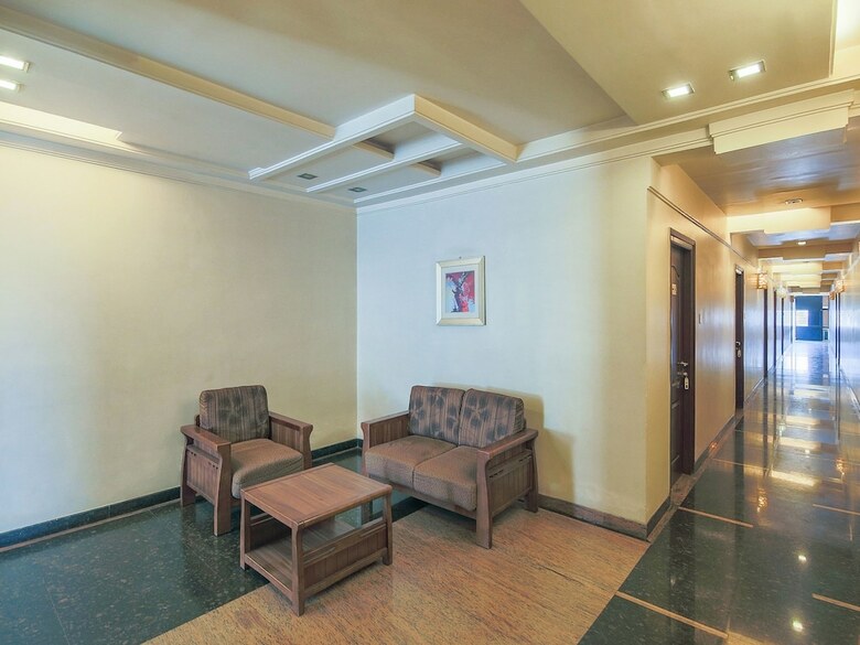 Hotel Oyo 28178 Mega Inn