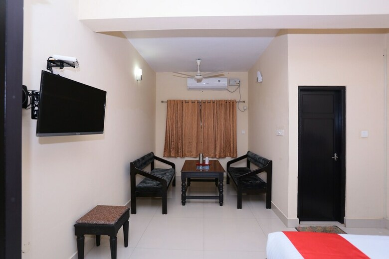 Hotel Oyo 28588 Rock Rose