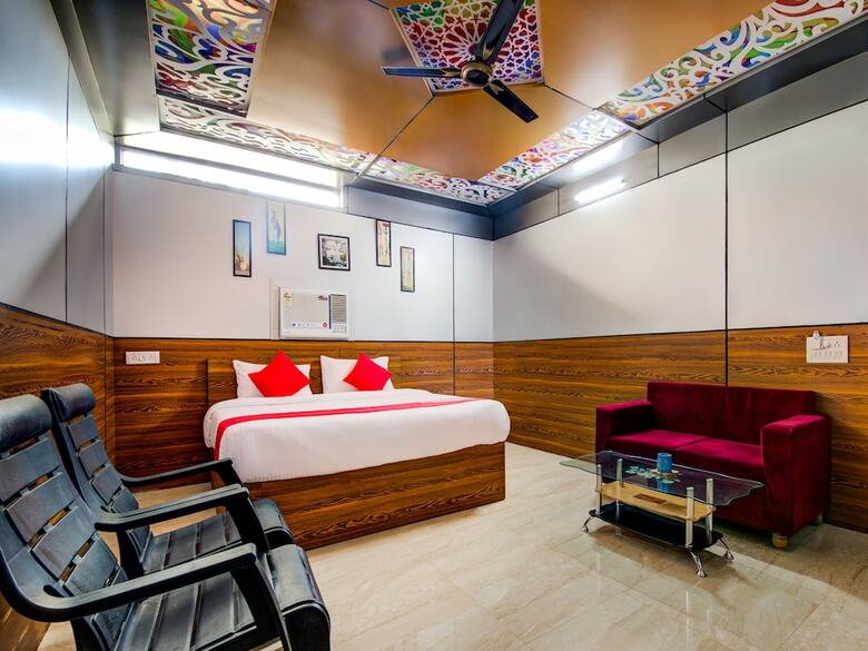 Hotel Oyo 18561 Athiti