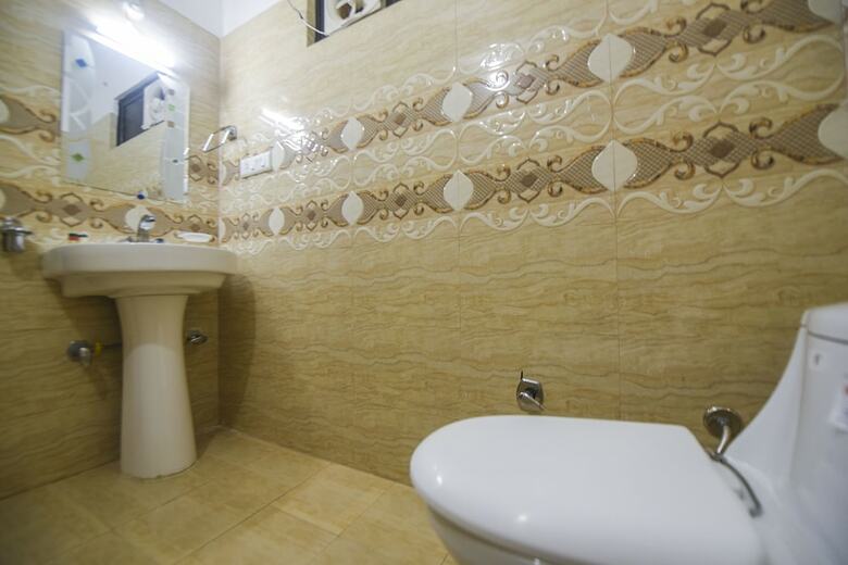 Hotel Oyo 15438 Vivek Nomadic