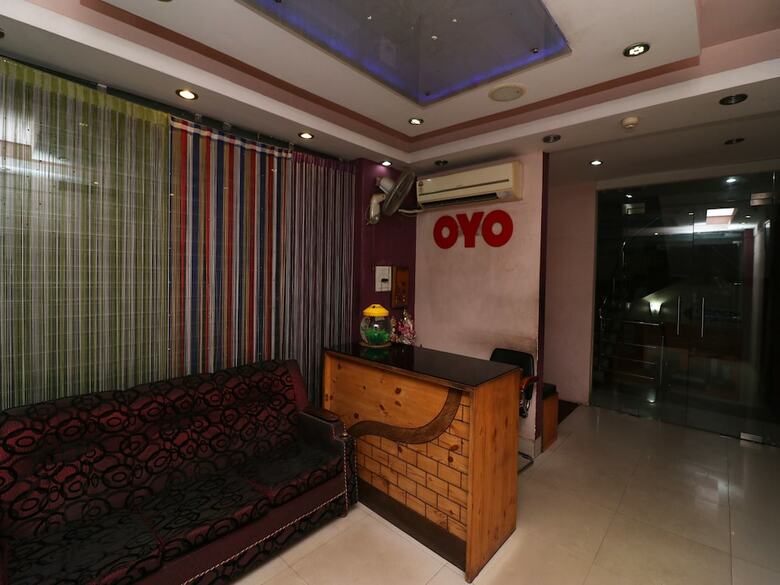 Hotel Oyo 27644 Cozycom