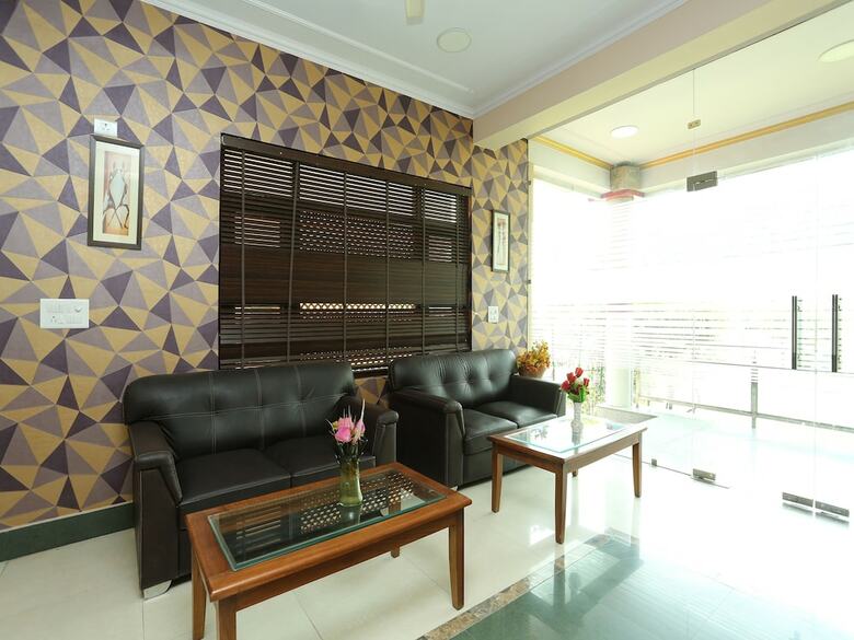 Hotel Capital O 12292 Marvilla