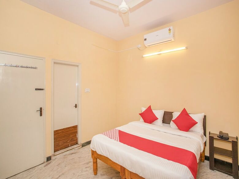 Hotel Oyo 13121 Sai Kuteer