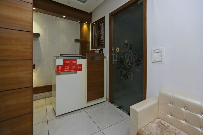 Hotel Oyo 16761 Rk Regency