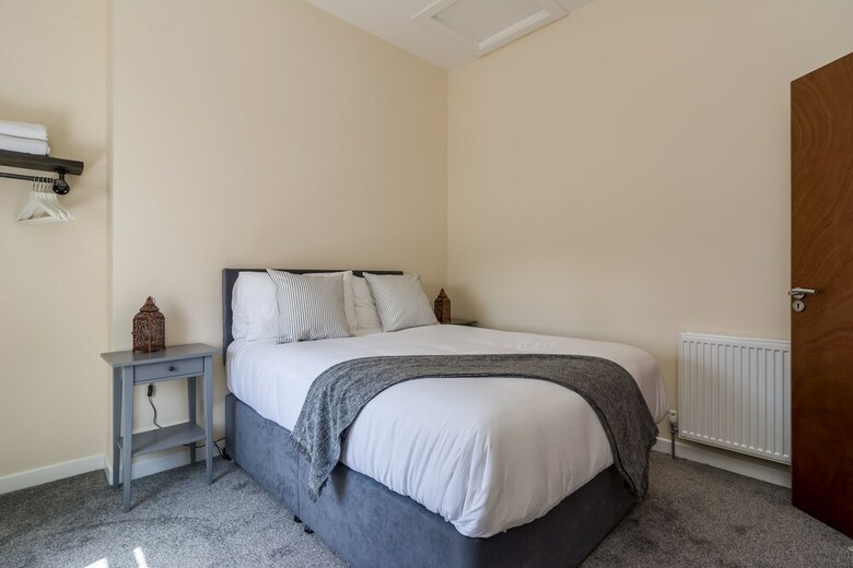 Meadowbank Place