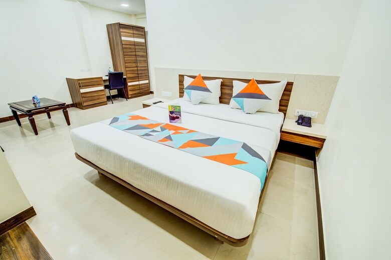 Fabhotel Dreamland