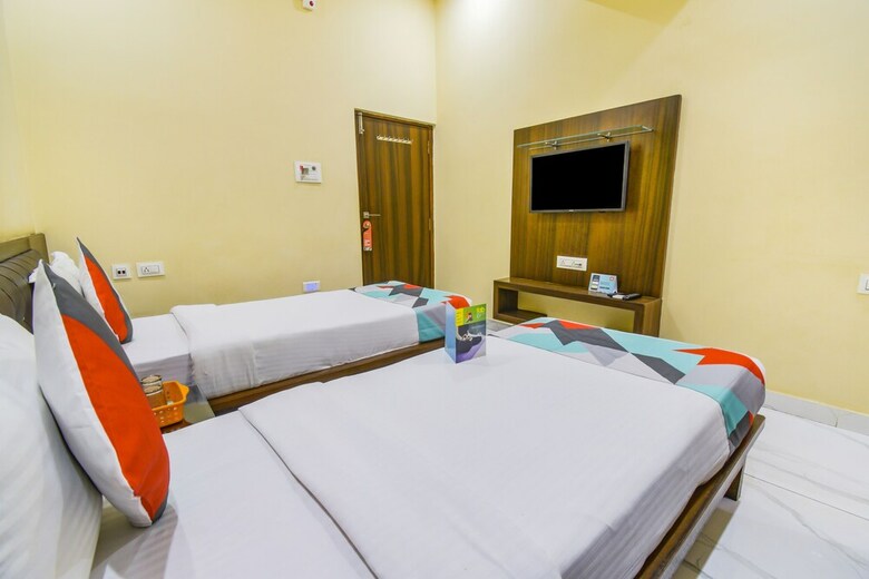 Fabhotel Royal Plaza
