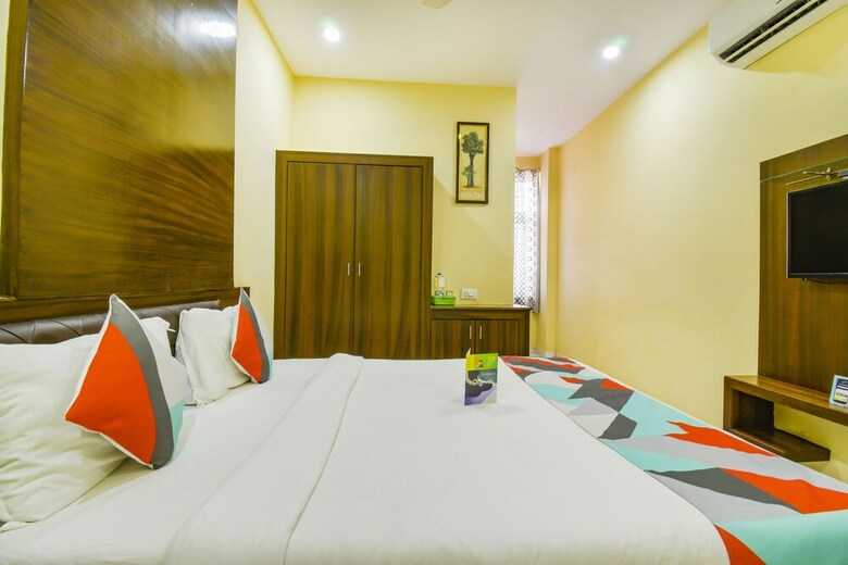 Fabhotel Royal Plaza