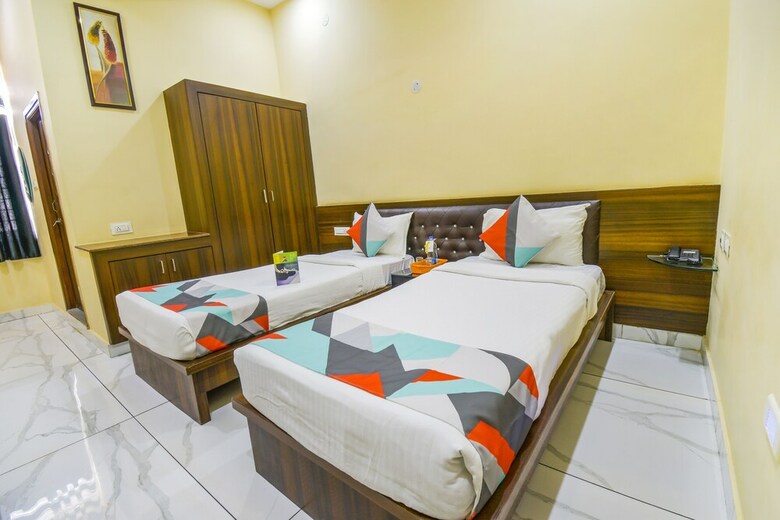 Fabhotel Royal Plaza