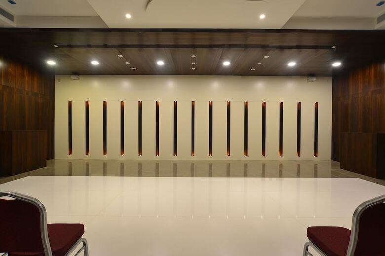 Hotel Jhankar Palace