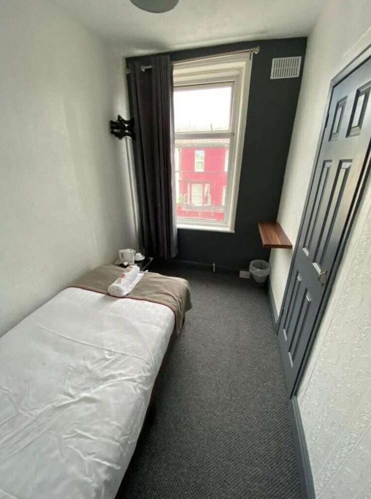 Hotel Oyo Bank Street