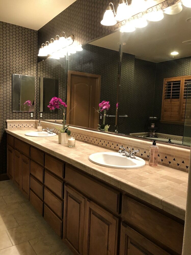 Luxury Custom Home In Oakdale Parkview