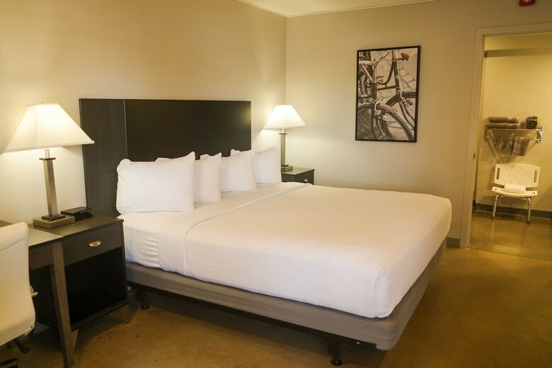 Americana Modern Hotel
