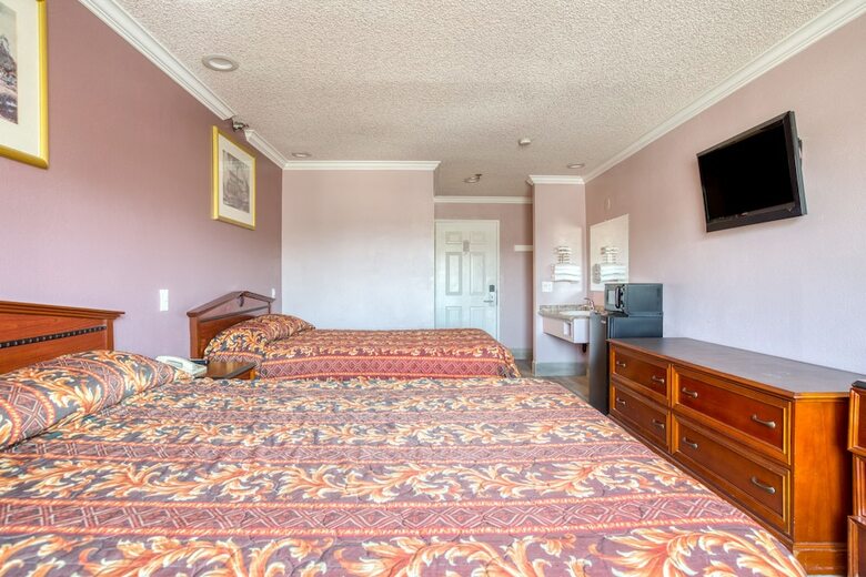 Motel Passport Inn & Suites