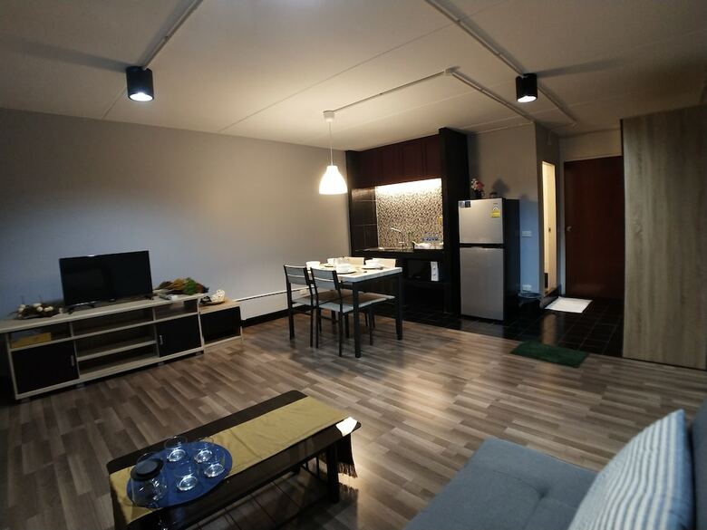 Hotel Bangkok Impact Popular Comdominium