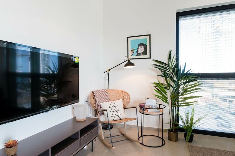 Apartamento Artsy Modern Bright Apt In Bat Yam