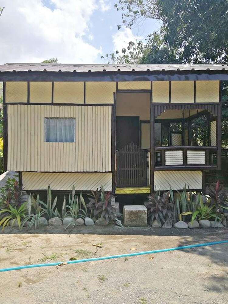 Hotel Hidaway