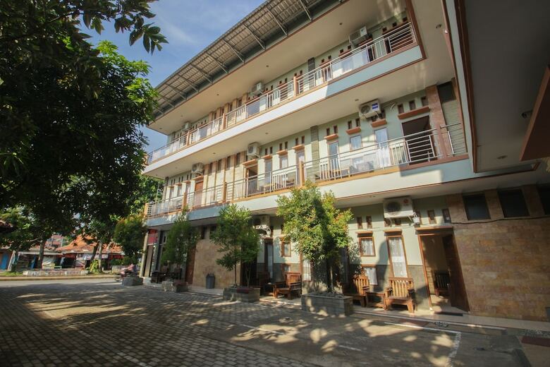 Oyo 820 Abad Baru Hotel