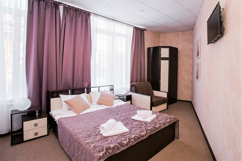 Romar Hotel