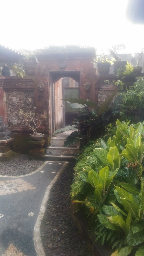 Bed & Breakfast Dewi Antara Homestay
