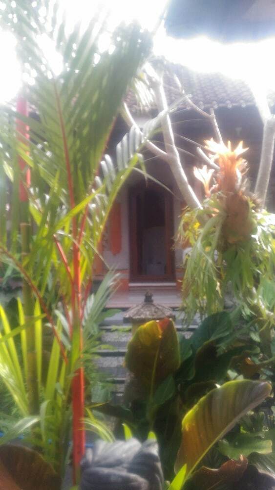 Bed & Breakfast Dewi Antara Homestay