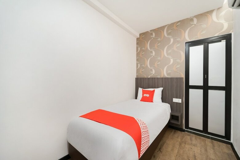Oyo 89386 Stay 365 Hotel