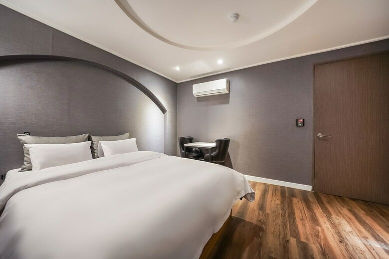 Cs Hotel