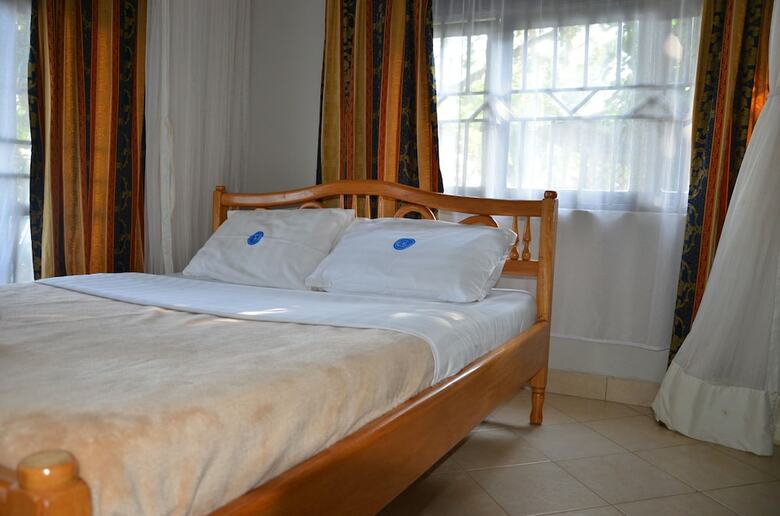 Hostal Ssese Islands Beach Hotel - Hostel