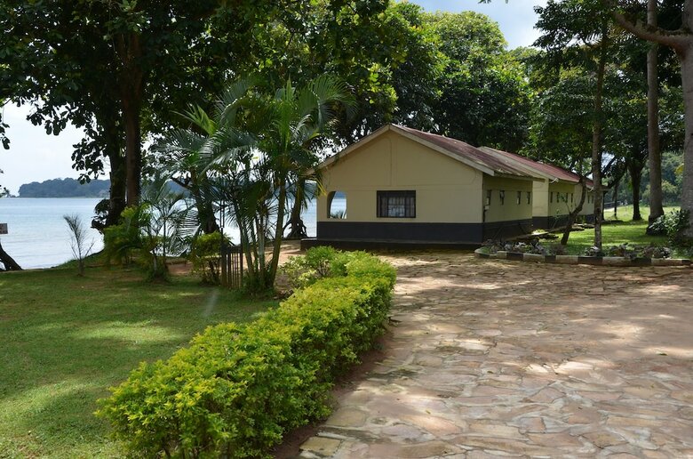 Hostal Ssese Islands Beach Hotel - Hostel