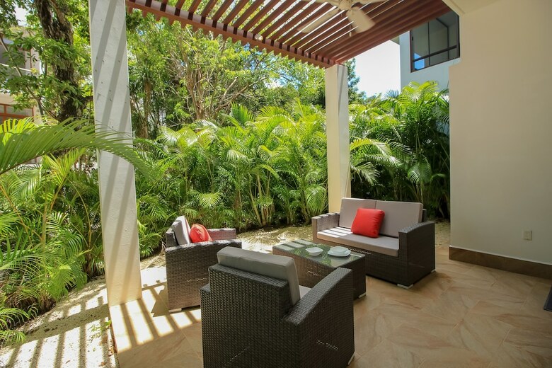 Family 2 Br Condo With Terrace Within Golf Course