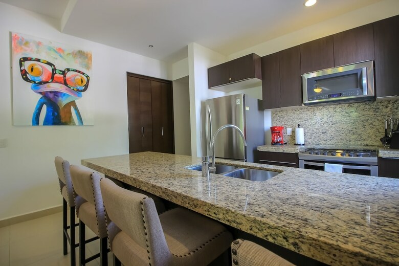 Family 2 Br Condo With Terrace Within Golf Course
