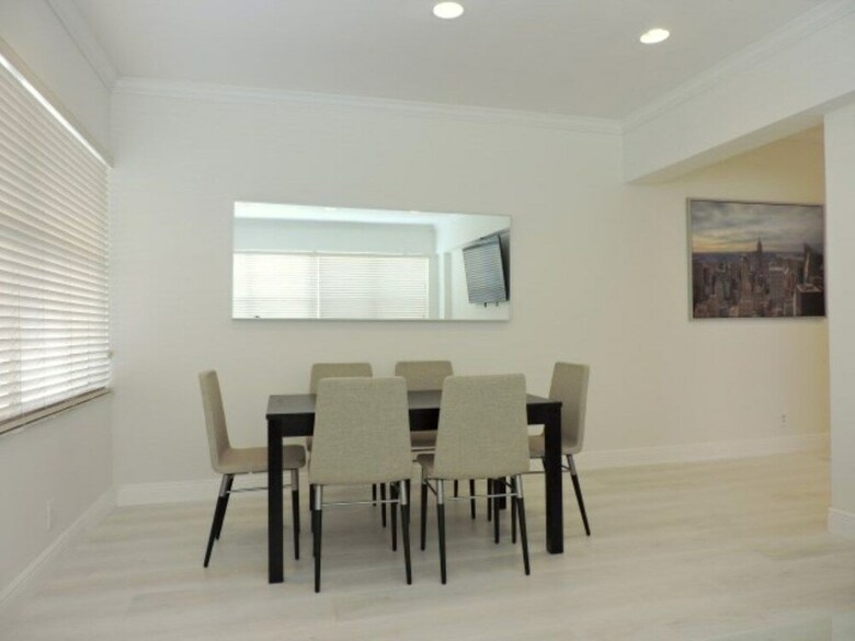 Windwood Beachside 303 On Hollywood Beach 3/2 For 8 Pool