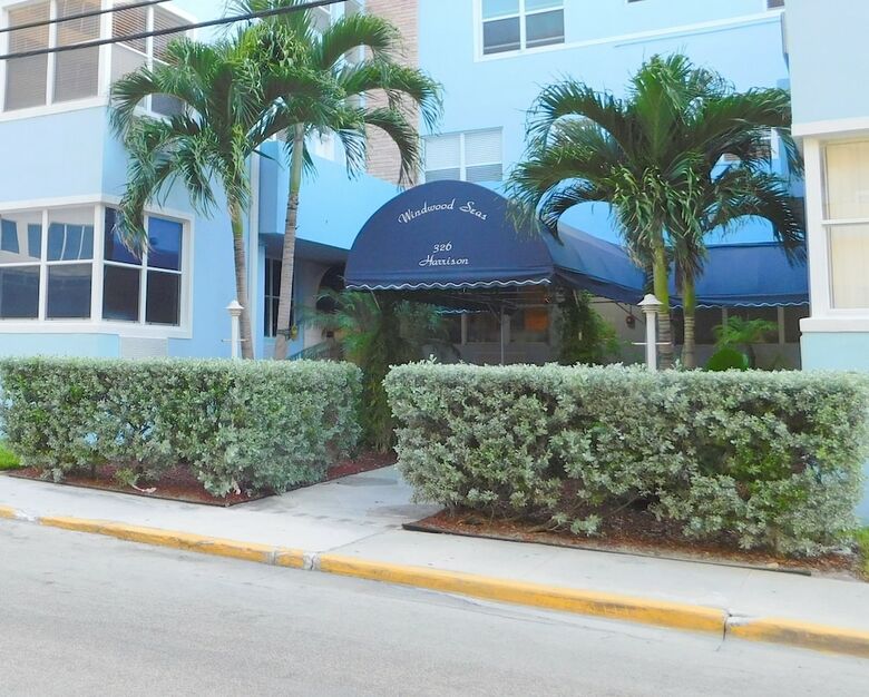 Windwood Beachside 303 On Hollywood Beach 3/2 For 8 Pool