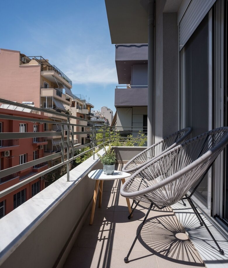 12 Keys Athens Apartments