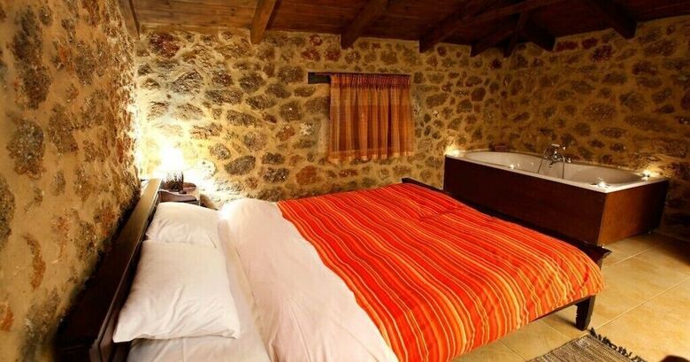Hotel Paliokastro Guesthouse